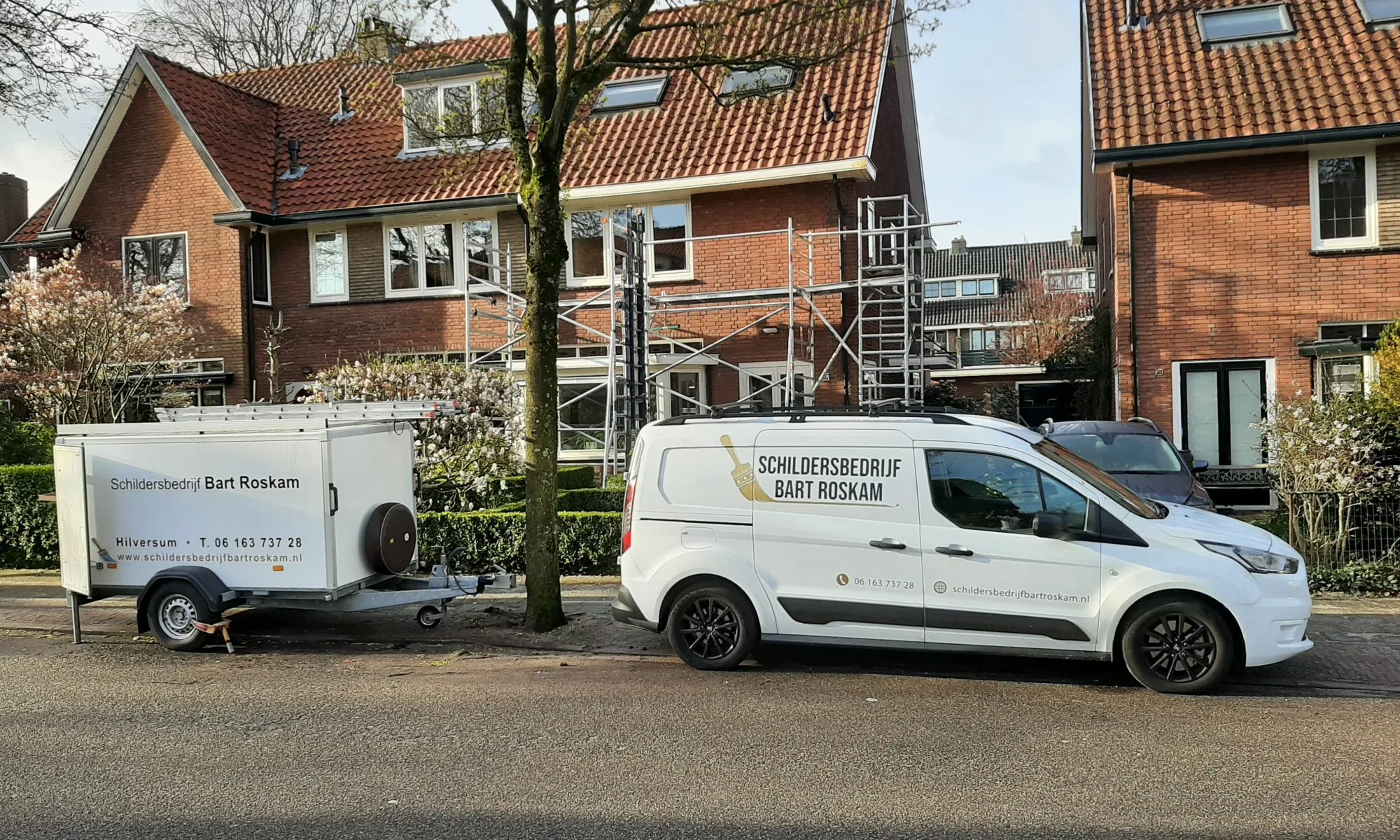 Bart Roskam met bedrijfswagen - persoonlijk contact gegarandeerd